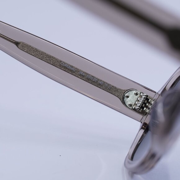 🕶️ New Celine CL40266U 59A Sunglasses - Transparent Taupe Frame, Smoke Lenses - Picture 7 of 10